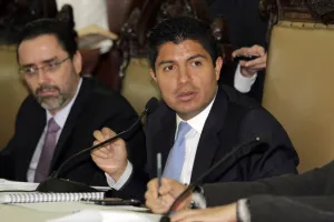 Ciudadanos decidirán si licencias de funcionarios son correctas: Eduardo Rivera