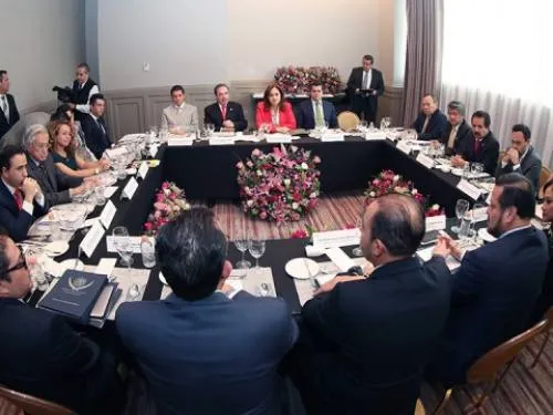 Senadores y diputados pactan cancelar “pase automático” a fiscalía