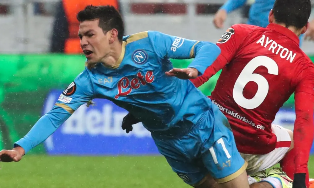 ‘Chucky’ Lozano y Nápoles, complican su pase