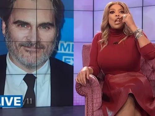 Conductora se disculpa por burlarse del labio de Joaquin Phoenix