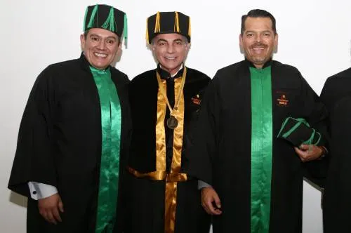 Asiste Tony Gali a investidura de Doctorado Honoris Causa