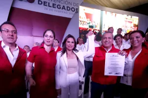 Ungen priistas a BAR como candidata al gobierno; Beltrones la respalda