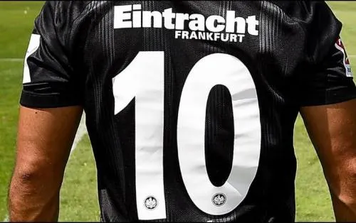 Le quitan el ”10” a Marco Fabián