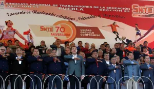 Moreno Valle reconoce al magisterio en desarrollo del país