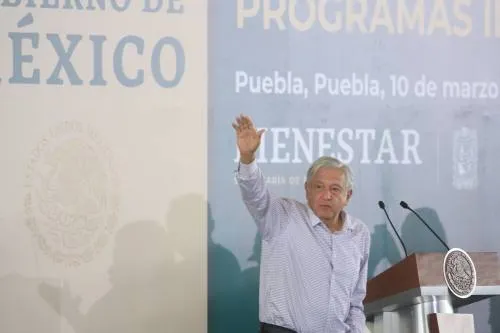 López Obrador pide hacer valer la democracia en Puebla con elecciones “libres y limpias”