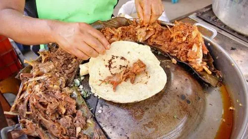 200 personas se intoxican tras comer barbacoa