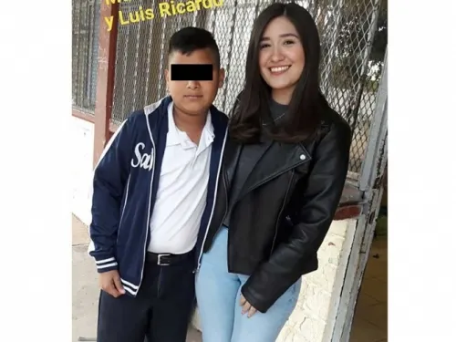 Nadie quiso tomarse una foto con él; su maestra lo ayudó y esto pasó