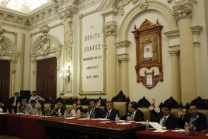 Condona ayuntamiento total de multas y recargos a locatarios de mercados