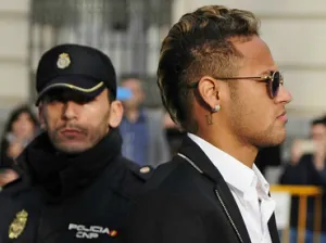 Ordenan reabrir caso Neymar por su traspaso al Barcelona