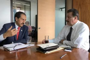 Rector BUAP gestiona ante SEP agilizar entregas de títulos y cédulas