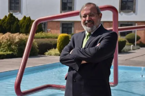 Catedrático Udlap habla sobre gobernanza hídrica en panel de alto nivel