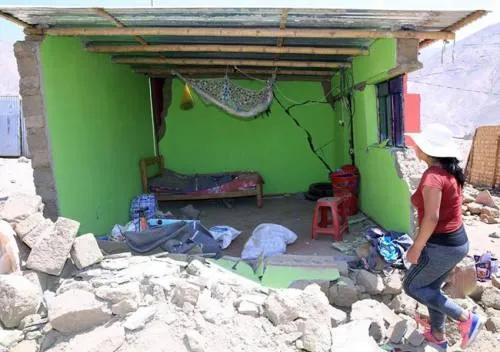 Más de 100 viviendas destruidas en Perú por sismo