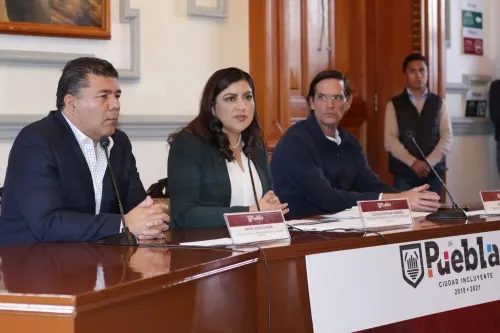 Rivera Vivanco anuncia cambios en su gabinete, entre ellos, la renuncia de Eduardo Peniche