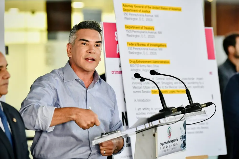 “Alito” Moreno denuncia al "Cártel de Macuspana" ante la DEA y el FBI; acusa a Adán Augusto y AMLO