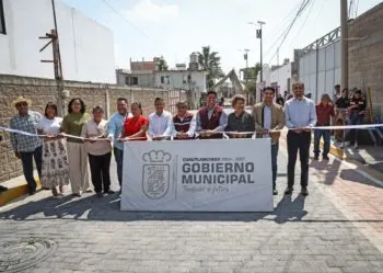 Entregan pavimentación en Privada Santa Bárbara en Cuautlancingo