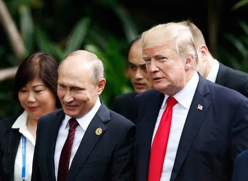 Trump defiende a Putin; niega intromisión en elecciones de EU
