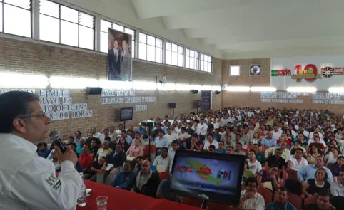 Recibe Enrique Doger respaldo del sindicato de electricistas