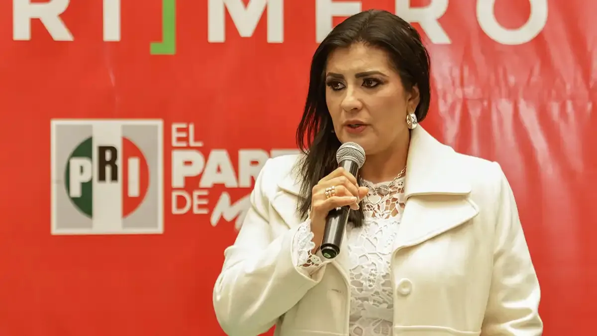 Delfina Pozos: ¿sororidad? Sólo en la foto