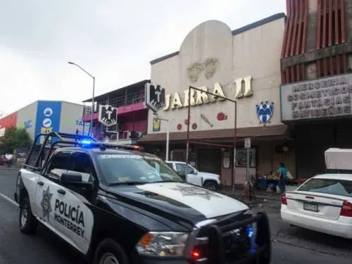 Violenta noche deja 15 muertos en 11 ataques en Monterrey