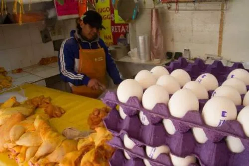 Kilo de huevo alcanza los 72 pesos