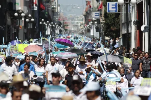 VIDEO: Frente Nacional de la Familia marcha contra el aborto y se respete el modelo tradicional