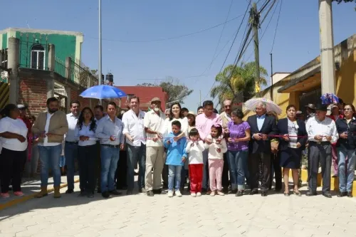 San Jerónimo Caleras se beneficia con entrega de acciones