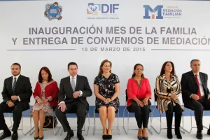 Entregan SEDIF, SNDIF y TSJ convenios de mediación a familias poblanas