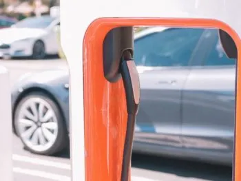 Puebla ocupó sexto lugar nacional en venta de vehículos eléctricos e híbridos durante agosto