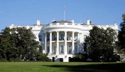 Un libro sobre Trump saldrá a la venta este viernes a pesar de presiones de la Casa Blanca