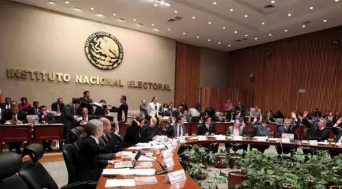 ¿Romperá el INE la maldición de los debates?
