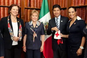 Ayuntamiento y SMDIF se unen a la Colecta Anual 2013 de la Cruz Roja Mexicana