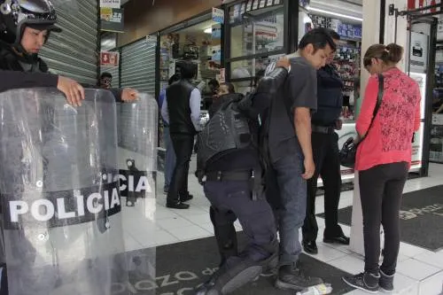Realizan operativo en Plaza de la Computación para detectar mercancía robada