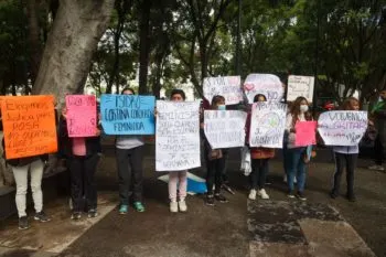 Exigen en el Paseo Bravo justicia para Rosa, probable víctima de feminicidio