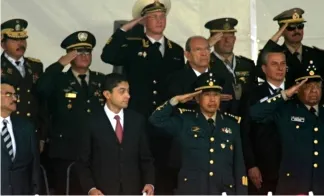 Acuden diputados al Desfile Conmemorativo a la Batalla del 5 de Mayo