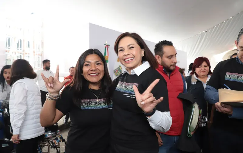 sedif-puebla-entrega-implantes-cocleares