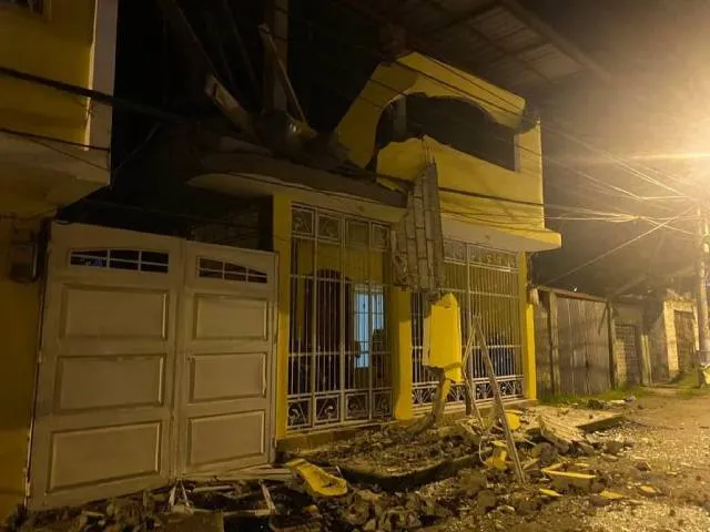 Sismo en Ecuador deja un muerto y construcciones afectadas