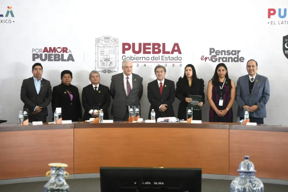 Celebra ISSSTEP 45 años con avances en atención médica y servicios