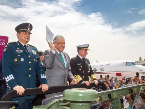 Encabezará López Obrador inicio de estudios en Santa Lucía