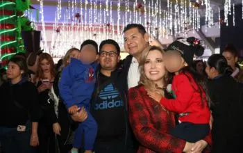 Familias poblanas conviven con paz y alegría en el Festival Navideño 2025