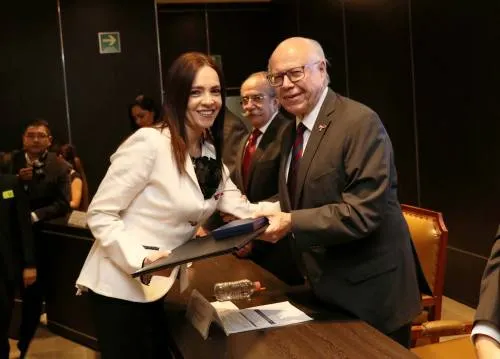 Gobierno Federal reconoce a Puebla por sus aportaciones en salud