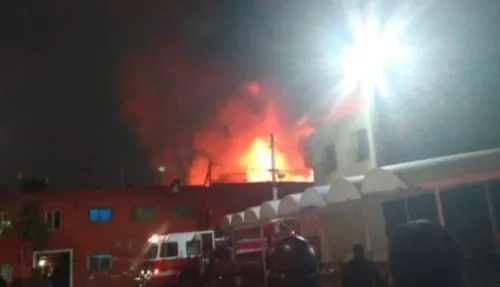 Se registra fuerte incendio en Tepito