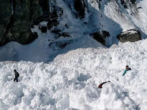 Decena de desaparecidos por avalancha en los Alpes