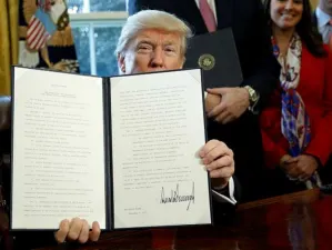 Trump firma orden para acabar con cárteles y crimen organizado en EU