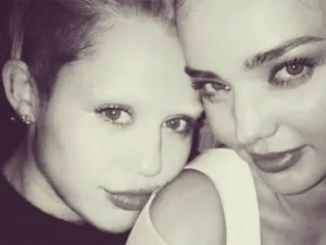 Miley Cyrus con nuevo look alienígena