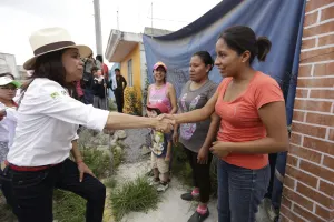 Vinculan a candidata con fraude en Puebla