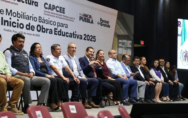 armenta-entrega-mobiliario-aulas-didacticas