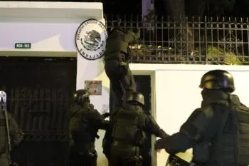 Policía de Ecuador irrumpe en la embajada de México en Quito y detiene al ex vicepresidente Jorge Glas