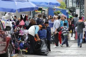 Ambulantes permanecerán en el Centro Histórico