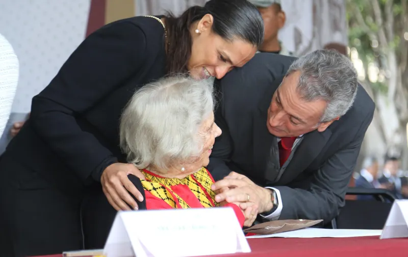 medalla-carmen-serdan-elena-poniatowska