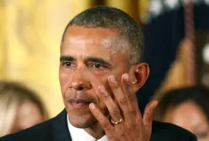 Urge Obama a controlar venta de armas en EEUU